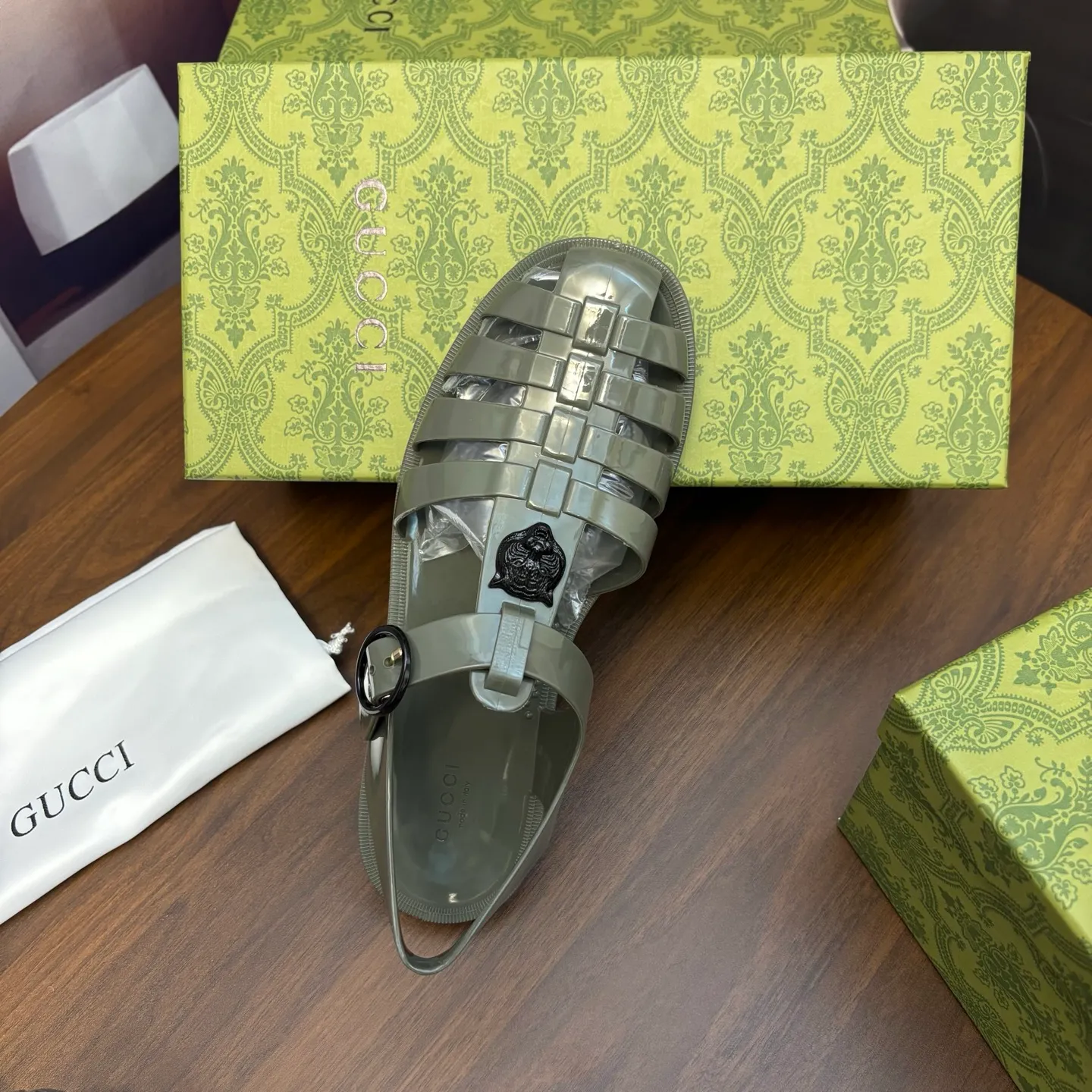 Men's shoes: 260💰[Gucci] sandals, counter quality, top-quality original items, real photos! Original T men's shoes 💰PU material, fine workmanship, comfortable; genuine 1:1 replica Size: 36 ~ 46